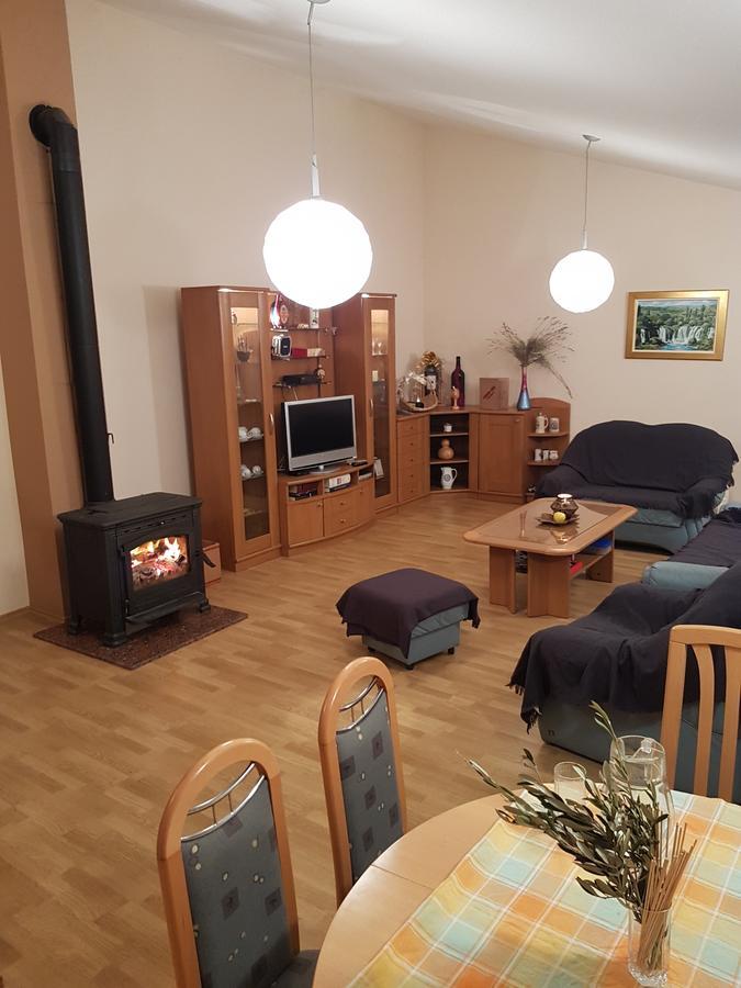 Guest House Kravica Любушки Екстер'єр фото